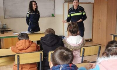 Polițiști de vorbă cu tinerii. Capcana drogurilor featured image