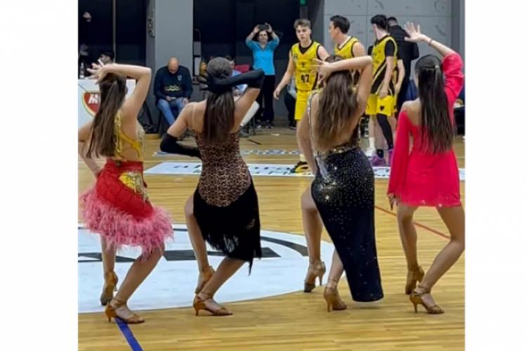 VIDEO | Tinere dansatoare au făcut atmosferă în deschiderea meciului de baschet Cuza Pirates Brăila, de la Sala Polivalentă featured image