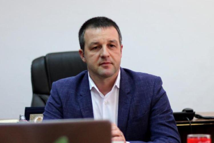 Revolta primarului featured image