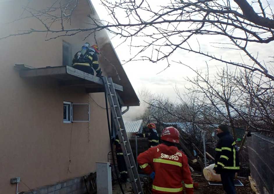 Incendiu la o locuință din Mărtăcești